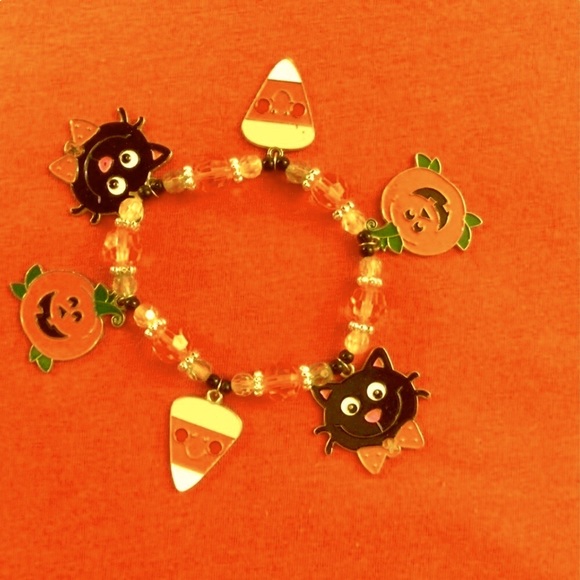 🎃 Fun & Oh So Cute Halloween Bracelet 👻 - Picture 1 of 3
